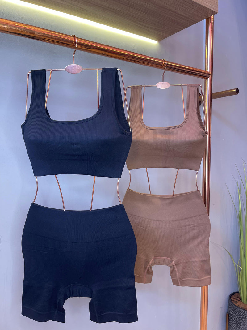 CONJUNTO KIM KARDASHIAN